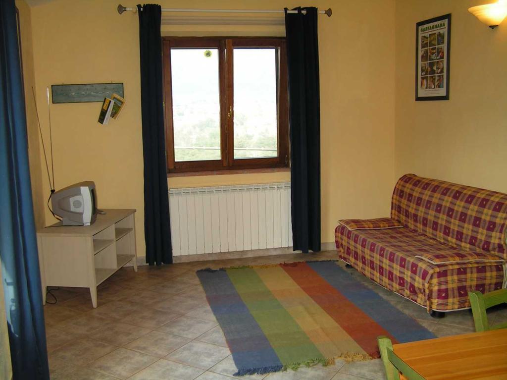 فيلا Agriturismo La Palazzina كاستيلنيوفو دي غارفانيانا الغرفة الصورة